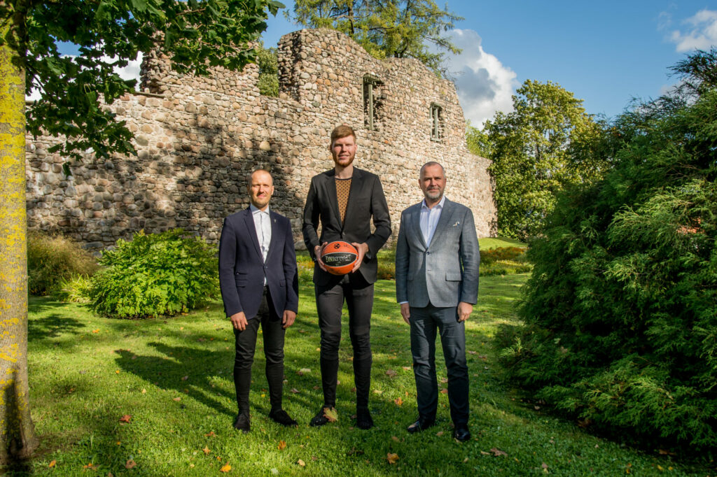  “Bertānu Valmieras basketbola skola”