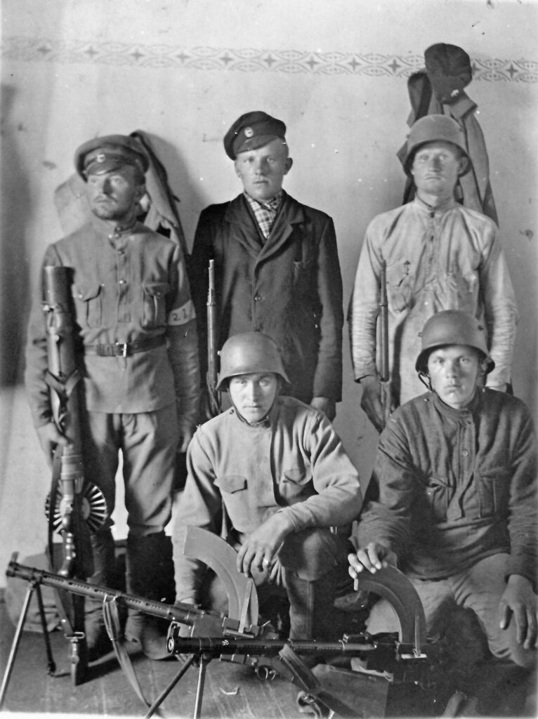 Valmieras skolnieku rotas karavīri 1919.gada vasarā
