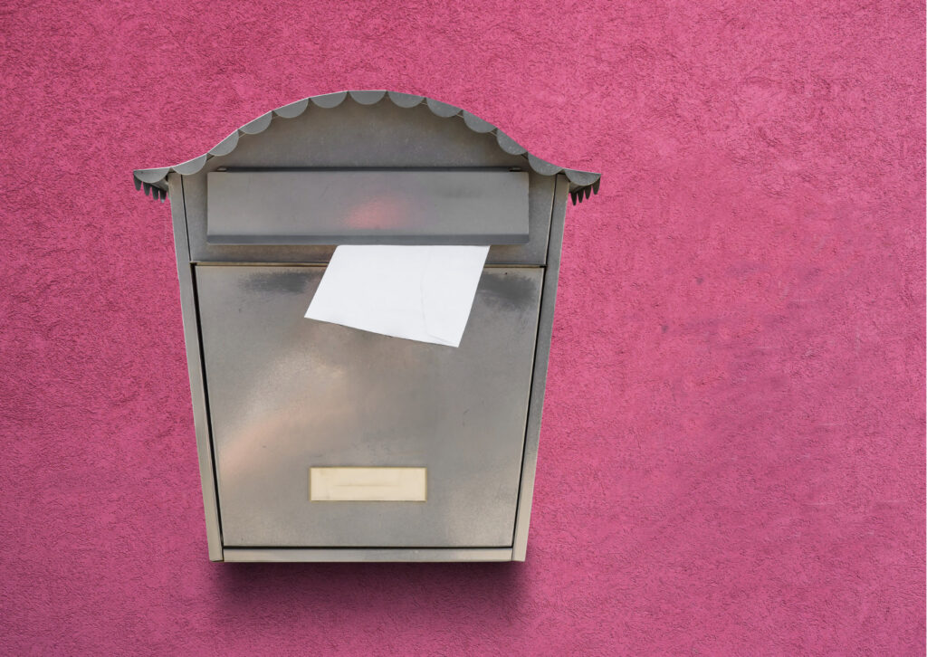 tradicionālā pastkastīte