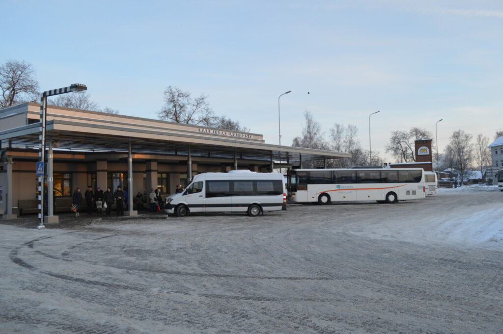 SIA “VTU Valmiera” informē, ka no 14. februāra tiks veiktas izmaiņas autobusu kustības sarakstos