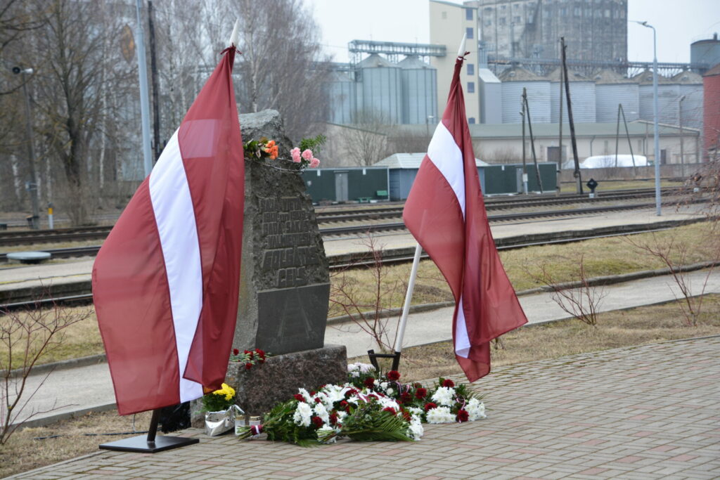 1949. gada 25. martā notika visplašākā Latvijas iedzīvotāju izsūtīšana uz Sibīriju un citiem attāliem Padomju Savienības reģioniem. Godinot un pieminot komunistiskā genocīda upurus, aicinām būt kopā atceres brīžos