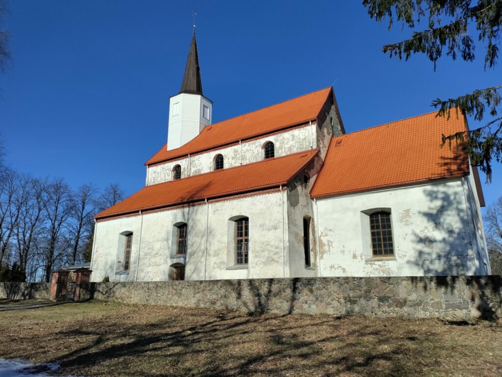 Saulainas brīvdienas Rūjienas pusē kopā ar Muižnieka atslēgu glabātāju