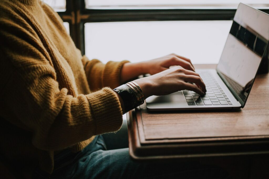 "Digitālā nedēļa" un "Digitālais mēnesis" laikā iedzīvotājiem ir iespēja saņemt bezmaksas konsultācijas un piedalīties mācībās Sedas pilsētas bibliotēkā