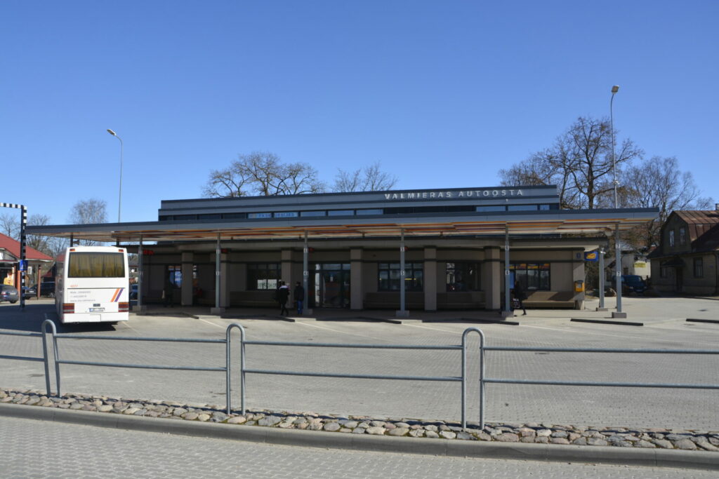 SIA “VTU Valmiera” informē, ka no 1.maija tiks atjaunoti sezonas maršruti: