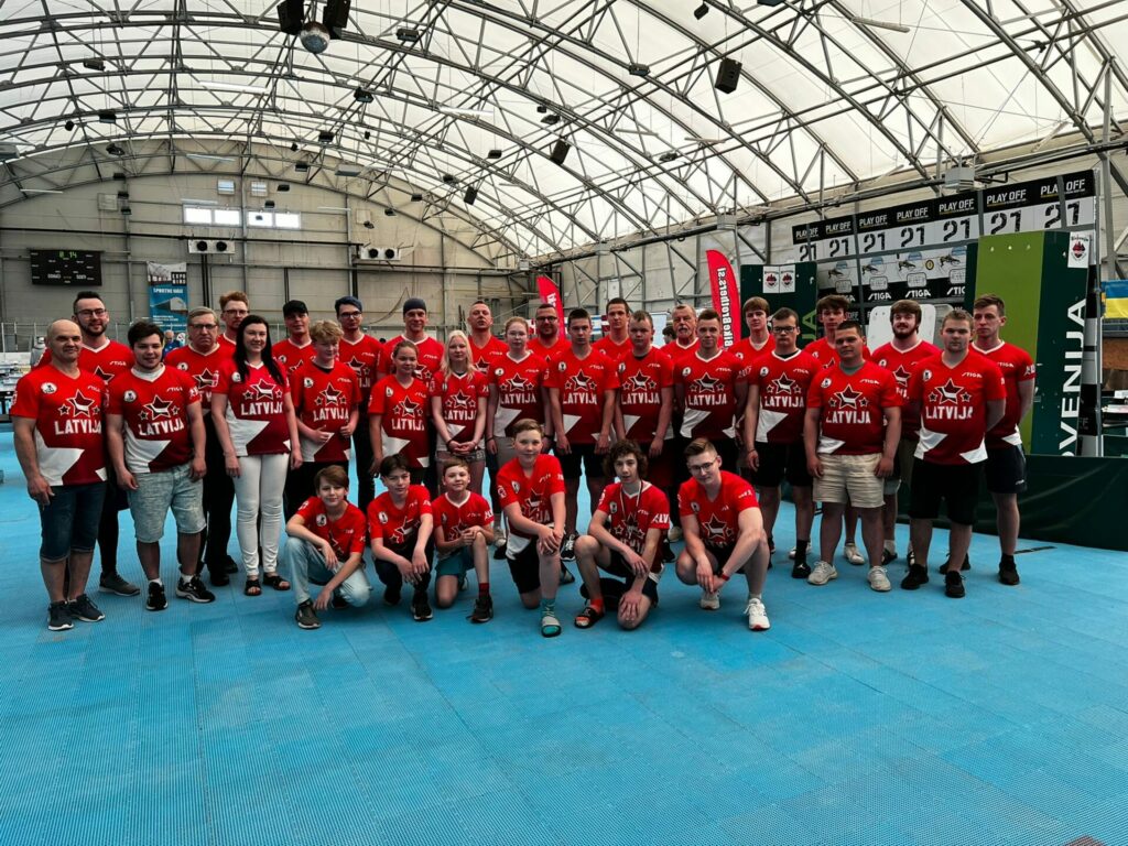 Valmieras novada galda hokejistiem izcili sasniegumi Eiropas čempionātā