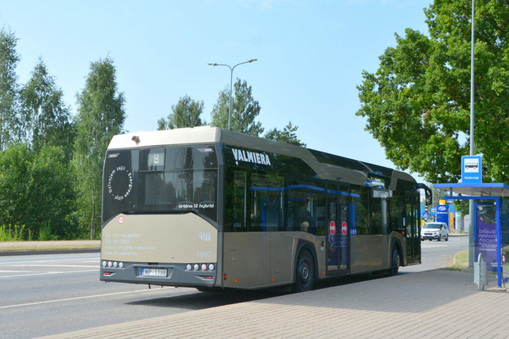 Kapusvētku laikā, kas notiks Kocēnu kapos 17.jūlijā, būs nodrošināti papildu SIA “VTU Valmiera” pilsētas maršrutu autobusu reisi. Jau esošie sabiedriskā transporta kursēšanas laiki nemainīsies.