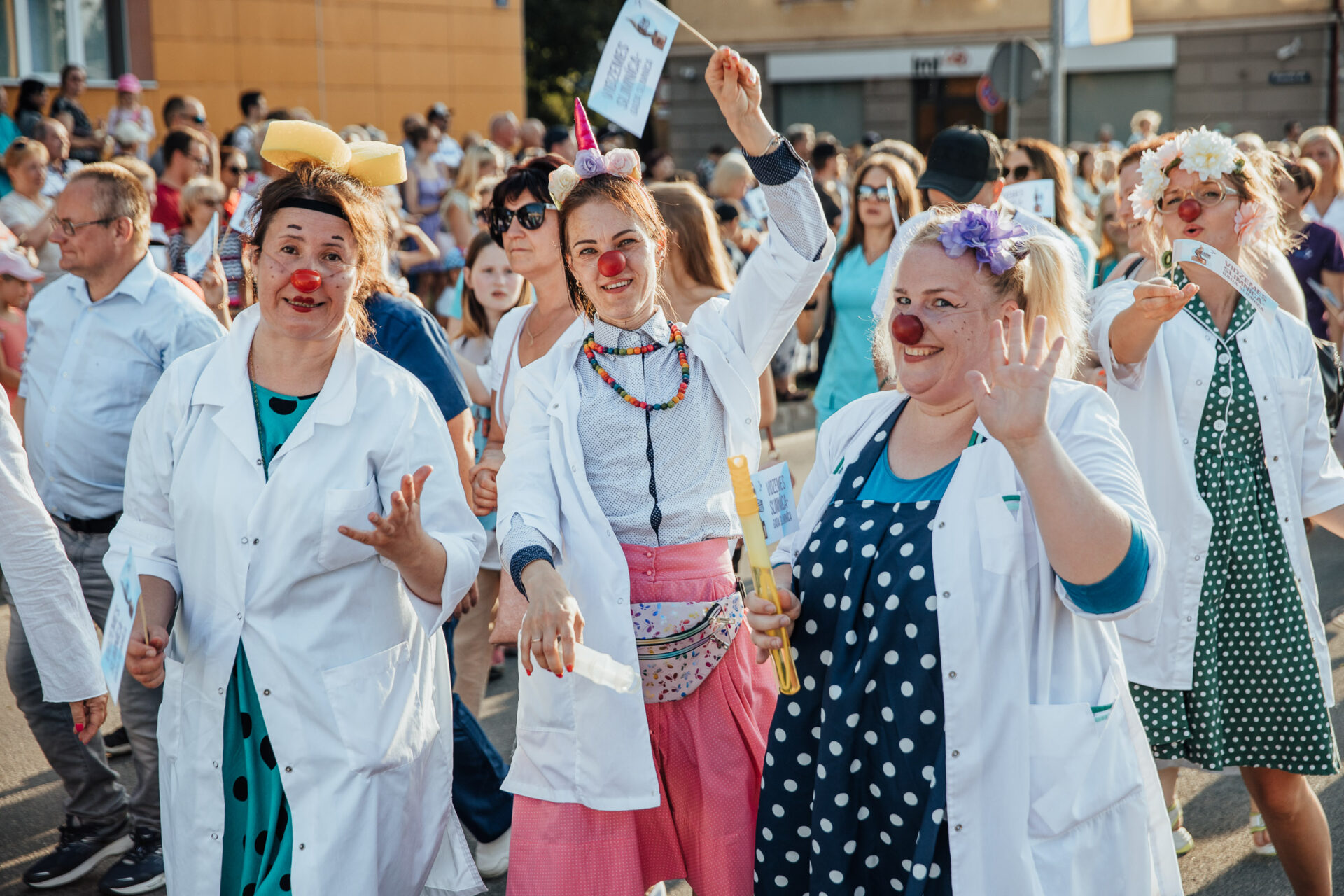 Zinību dienā aicinām Valmierā satikt Dr. Klaunu un piedalīties zibakcijā