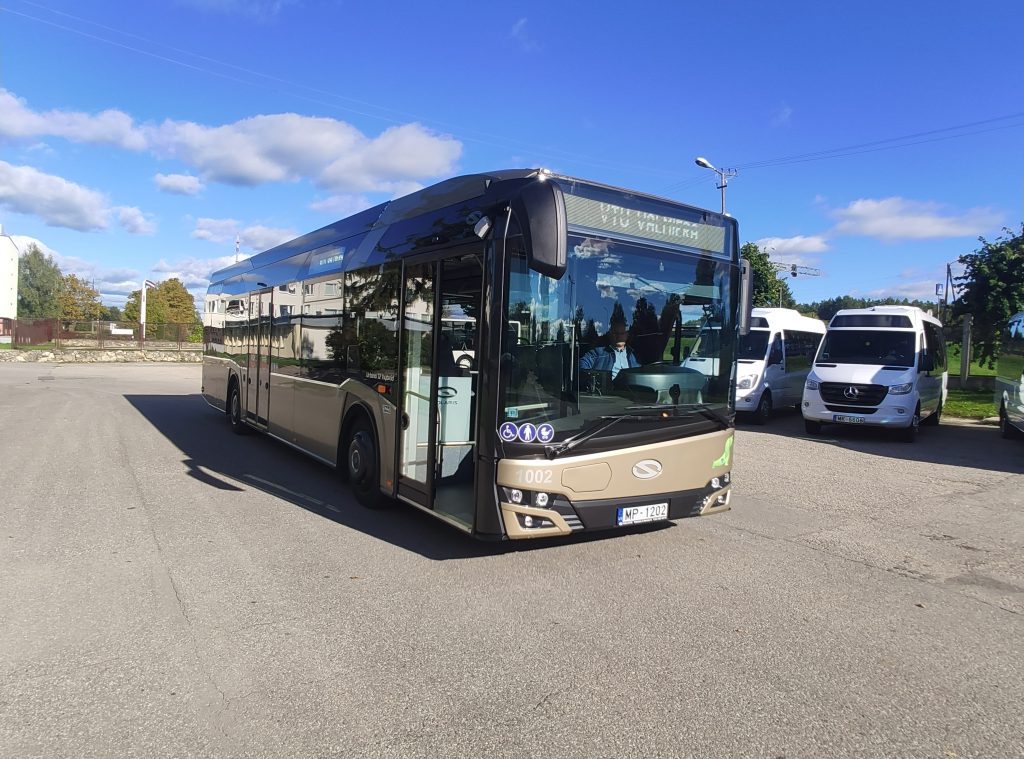 Atsaucoties iedzīvotāju ieteikumiem par jaunu autobusu reisu nepieciešamību, no 1. oktobra Valmieras pilsētas maršrutos atklās jaunus reisus: stacija – b/d 
