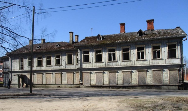 Rūjienas bijušās slimnīcas ēka pirms būvdarbiem