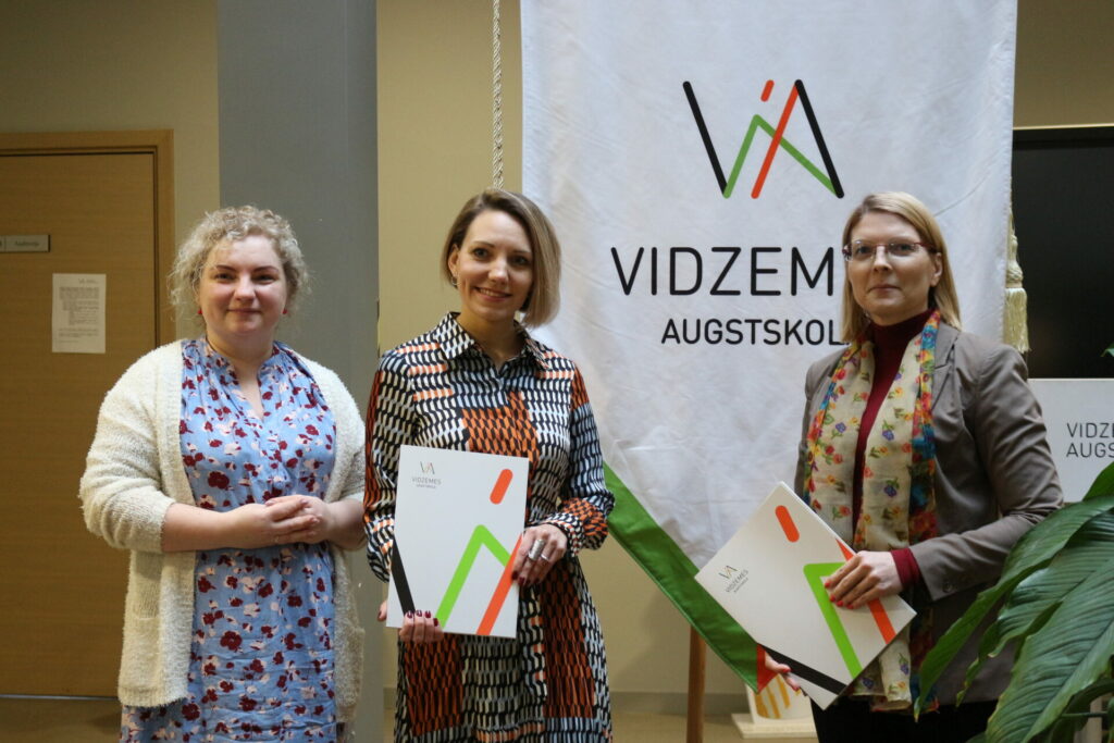 Attēlā no kreisās puses: Gundega Siliņa, Anita Seļicka, Agnese Agnese Dāvisone