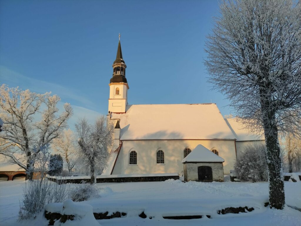Burtnieku baznīca