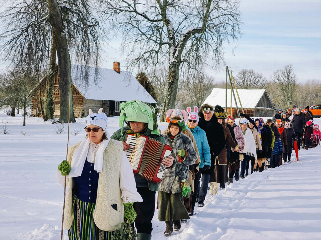 Meteņdienas svinības Ēvelē