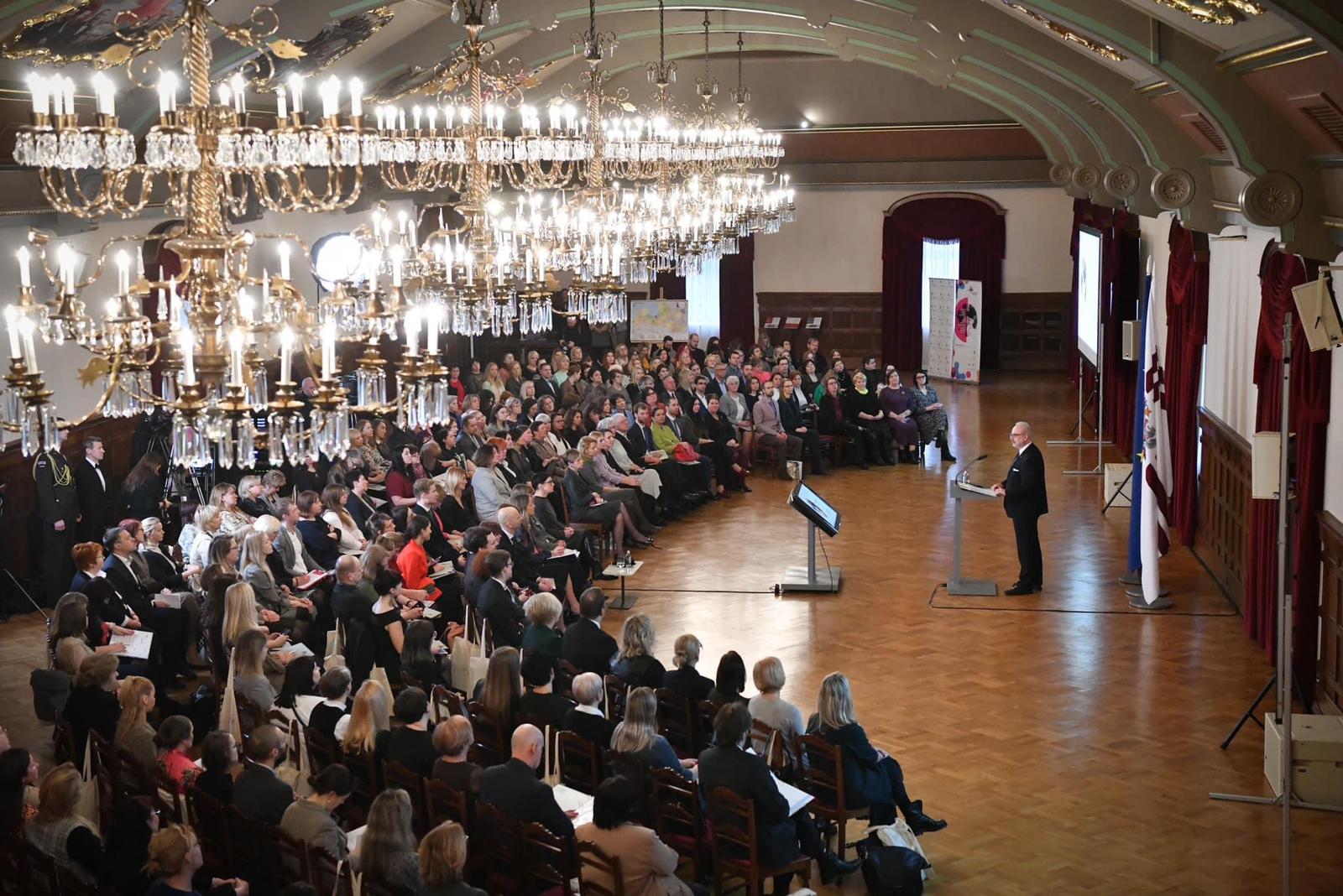 30. janvārī Rīgas pilī tika atklāta Demokrātijas akadēmija ar pirmo mācību dienu