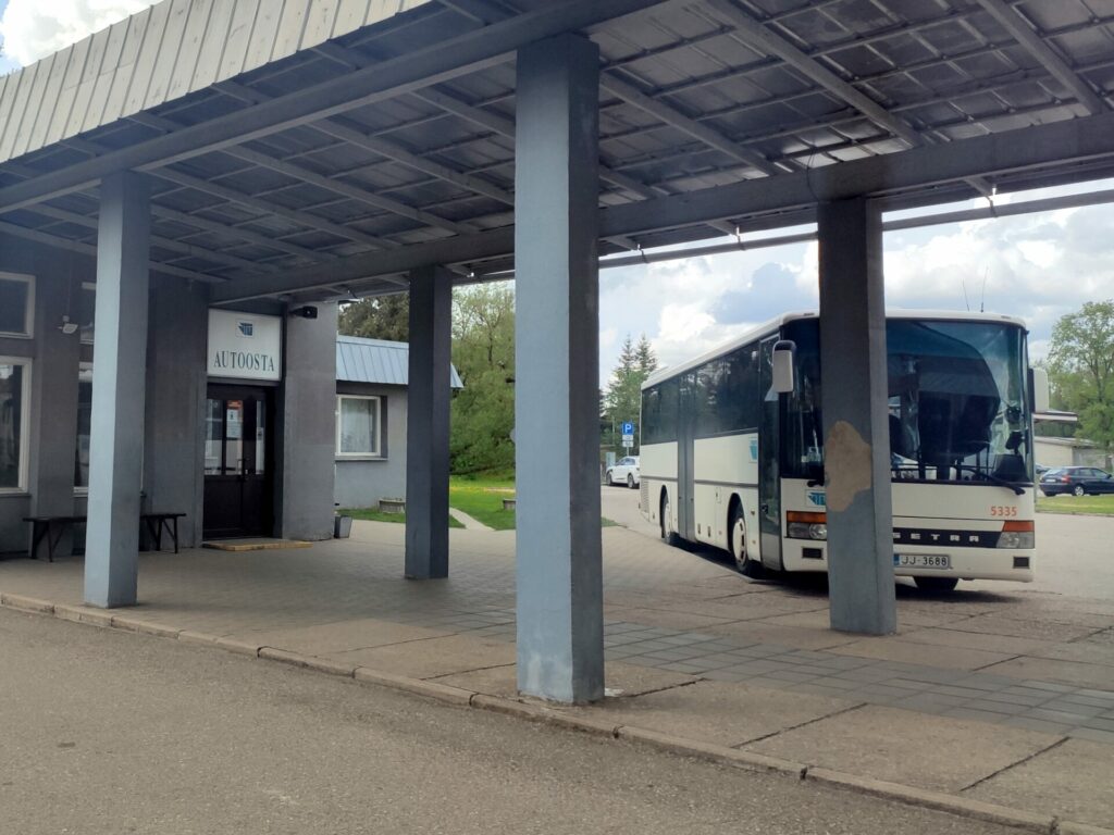 Par autoostas pakalpojumu sniegšanu Rūjienā
