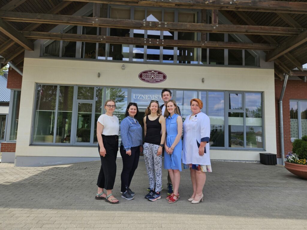 Strenču PNS uzņem HOPE pieredzes apmaiņas programmas dalībniekus no Apvienotās Karalistes, Austrijas un Moldovas