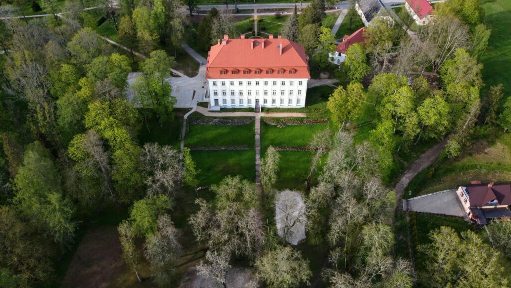 Valtenberģu muiža (foto: Kristers Brokāns)