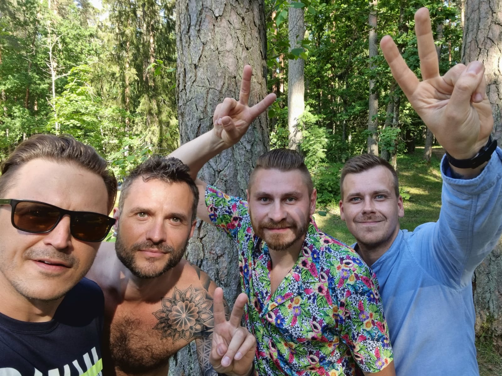 Valmiera nevar lepoties ar lielu skaitu rokgrupu, bet tās, kas ir, tiek pienācīgi atbalstītas. Pirms 22 gadiem dibinātā grupa “Age of Stones” joprojām turpina radīt jaunus skaņdarbus, bet viņu koncertus valmierieši ir gatavi apmeklēt jebkurā Latvijas pilsētā, turklāt katra koncerta beigās pieprasot nodziedāt Valmieras neoficiālo himnu. Kas ir “Age of Stones” un kādas ir viņu attiecības ar špagatu?