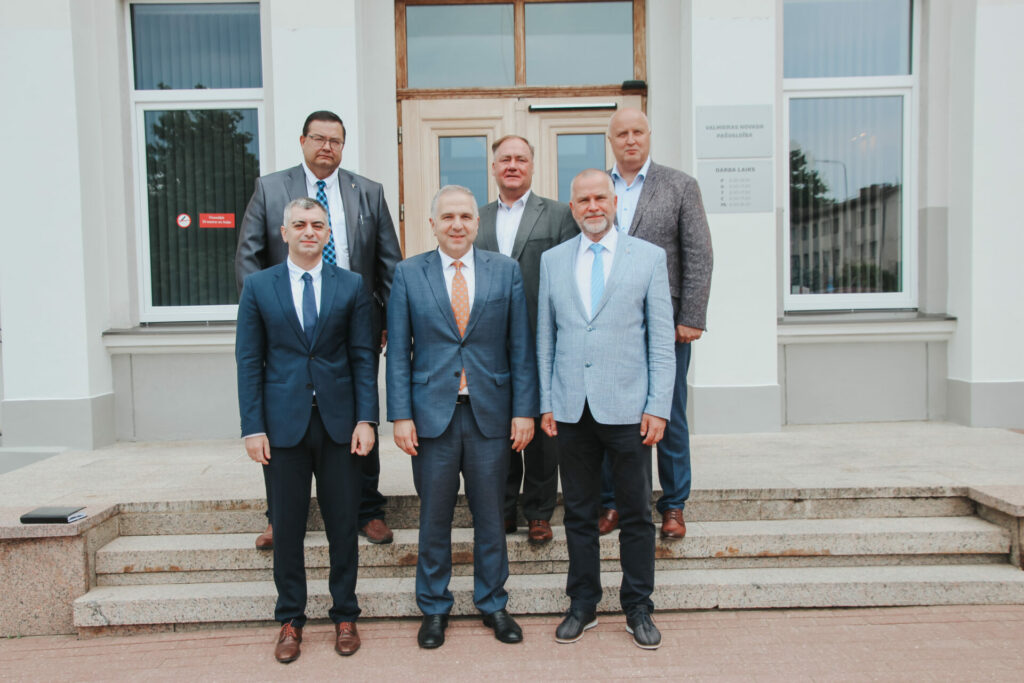 Valmierā viesojās Gruzijas ārkārtējais un pilnvarotais vēstnieks Latvijā Irakli Kurašvili
