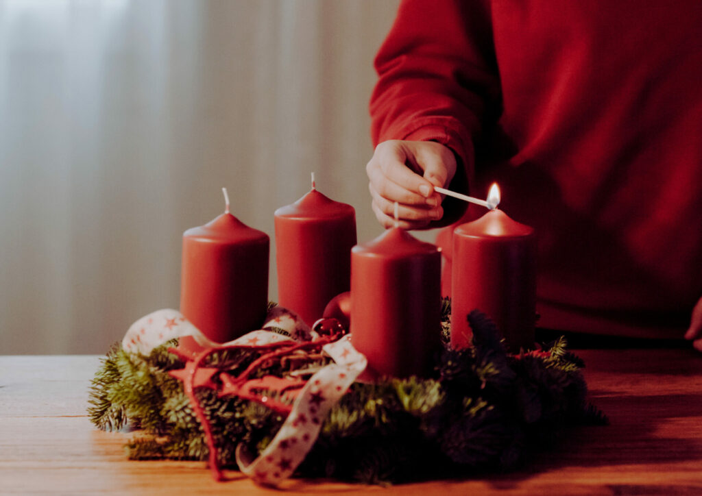 3. decembrī plkst. 16.00 Rūjienas Kultūras namā skanēs Pirmās adventes koncerts "Pāri tev, pāri man laiks tik siltu plaukstu liek".