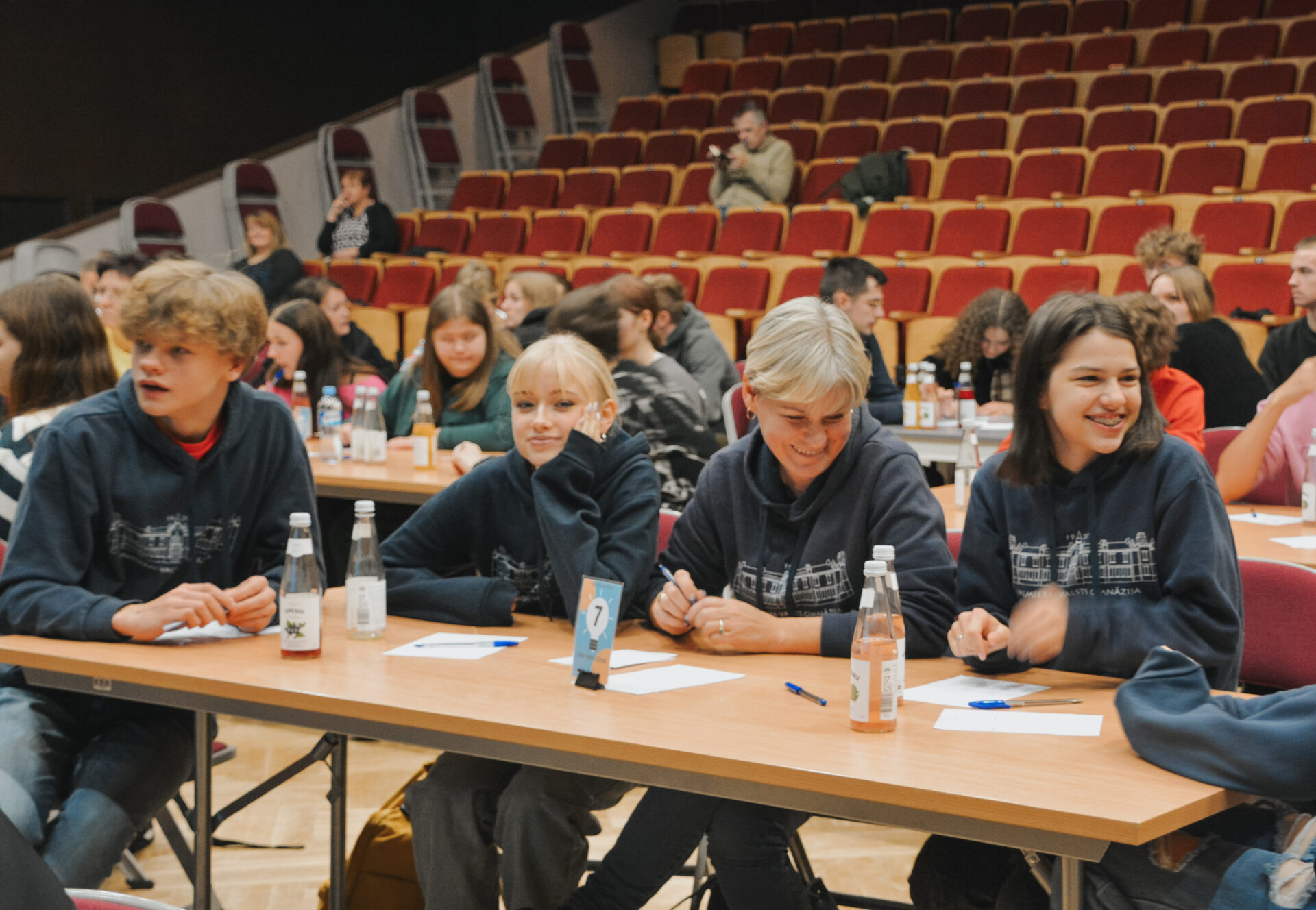 Valmieras novada izglītības iestādes piedalās erudīcijas spēlē "Zini! Mini! Uzzini!"