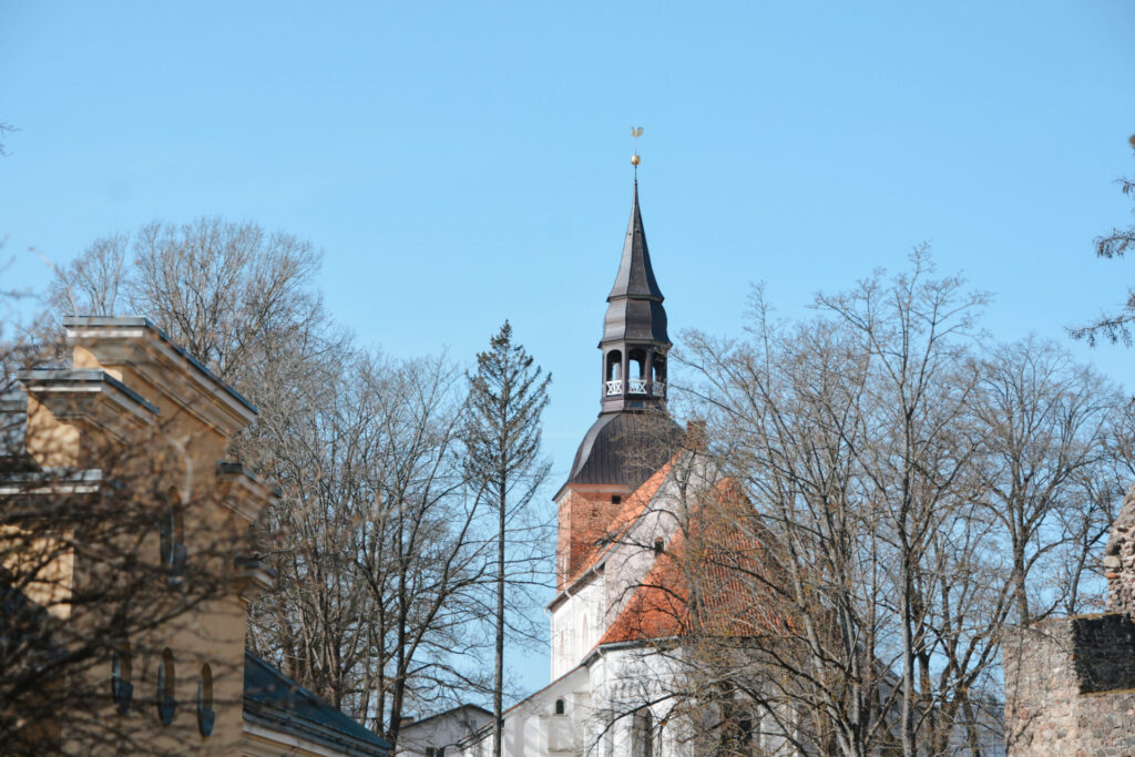 Halles Baha koris, “Imera” un “Rītu puse” aicina uz koncertu Valmieras Sv. Sīmaņa baznīcā