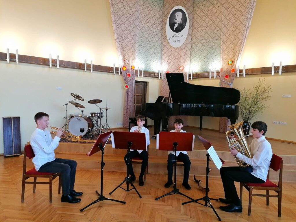 Universum mūzikas un mākslas vidusskolas pūšaminstrumentu kvartets gūst panākumus Starptautiskajā instrumentālo kvartetu konkursā