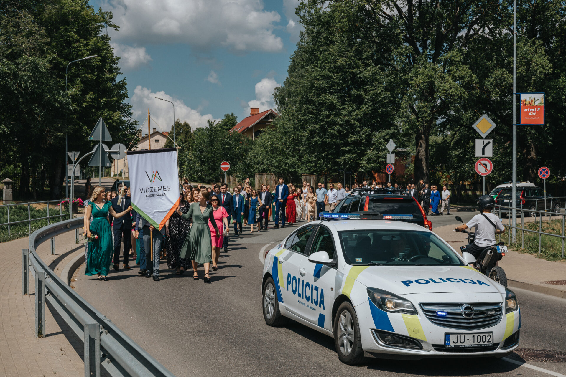Vidzemes Augstskolas absolventu gājiens