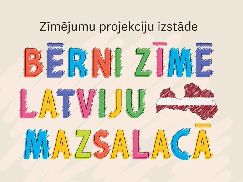 Arī Mazsalacā bērni zīmē savu Latviju, zīmējumiem pārtopot gaismas projekcijā