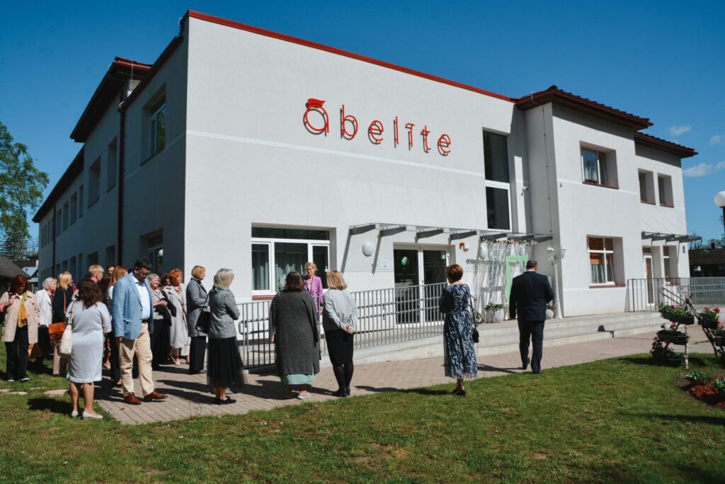 Ābelīte - 90