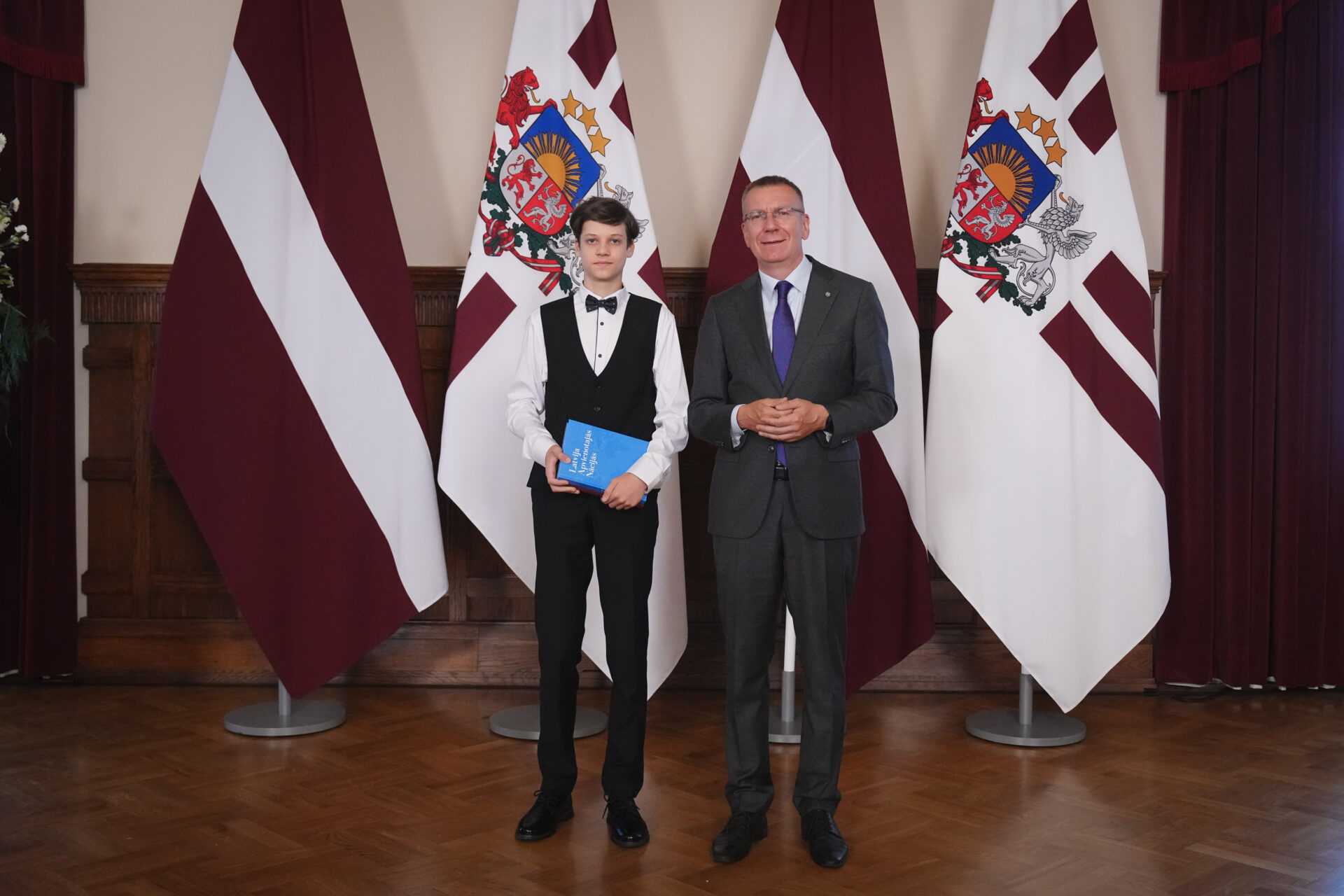 Jurģis Eglājs kopbildē ar Valsts prezidentu Edgaru Rinkēviču