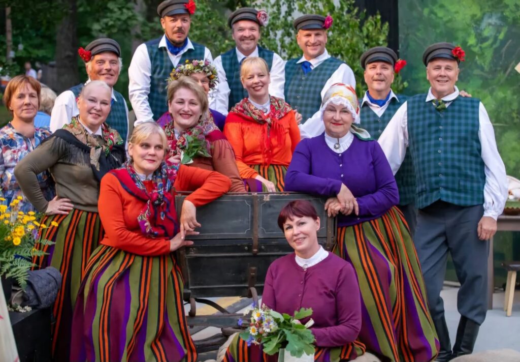 Senioru deju kopa "Tīne"