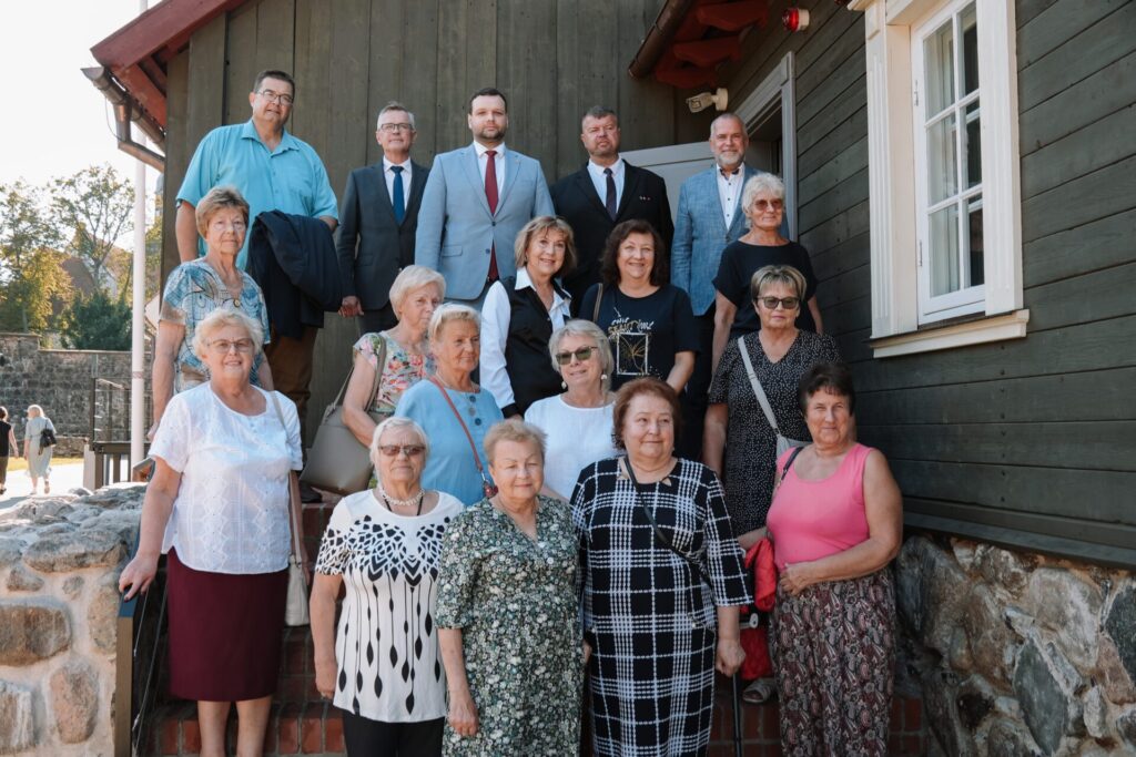 Biedrība "Valmieras pilsētas pensionārs" kopā ar politiķiem