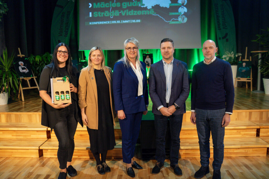 Karjeras konferences dalībnieku kopfoto Valmieras tehnikumā