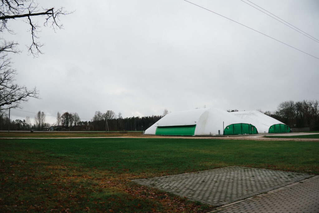 Nekustamie īpašumi Bērzu iela 1, Bērzu iela 3 un "Kocēnu Ābelītes", Kocēnos, Kocēnu pagastā