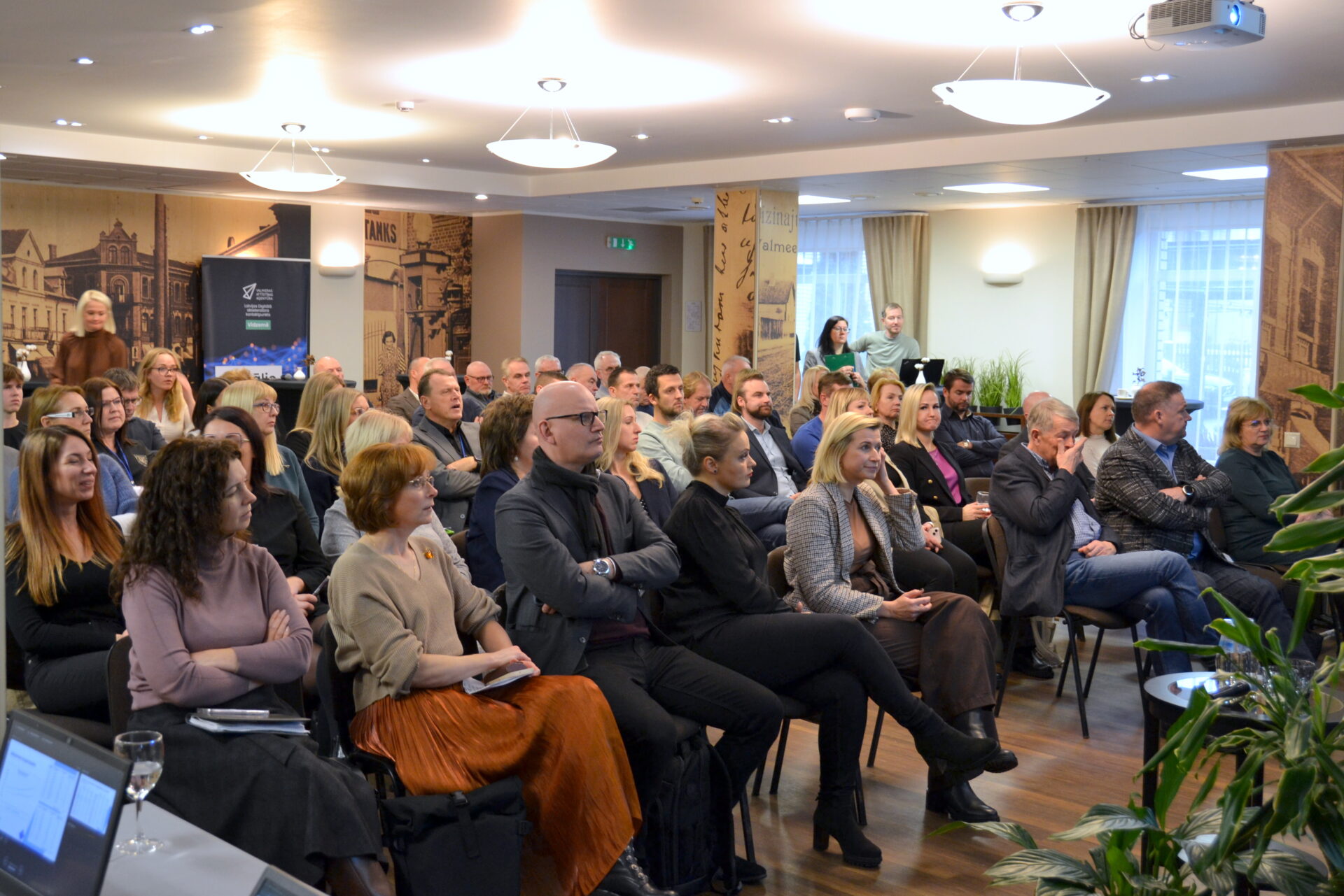 Pēcpusdeina ar mēru