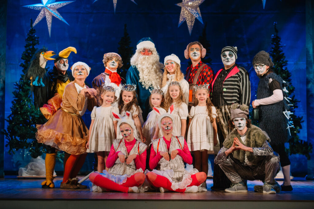 Valmierā būs skatāma pasaka "Sniegbaltītes skola"