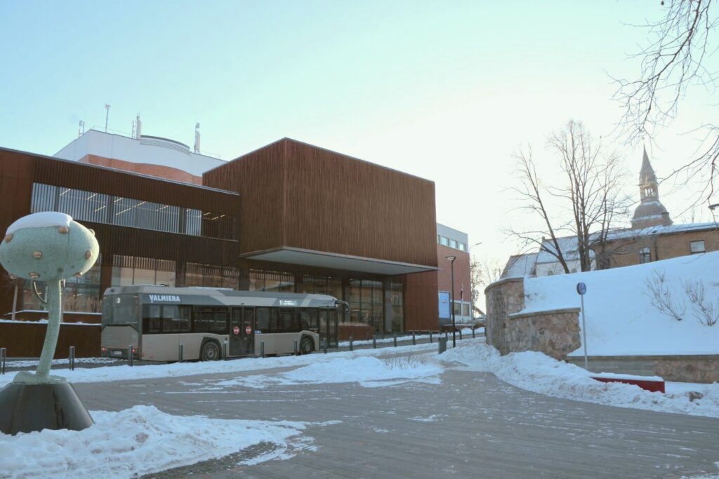 No 4. februāra mainīs Valmieras pilsētas maršrutu autobusu kustības sarakstus