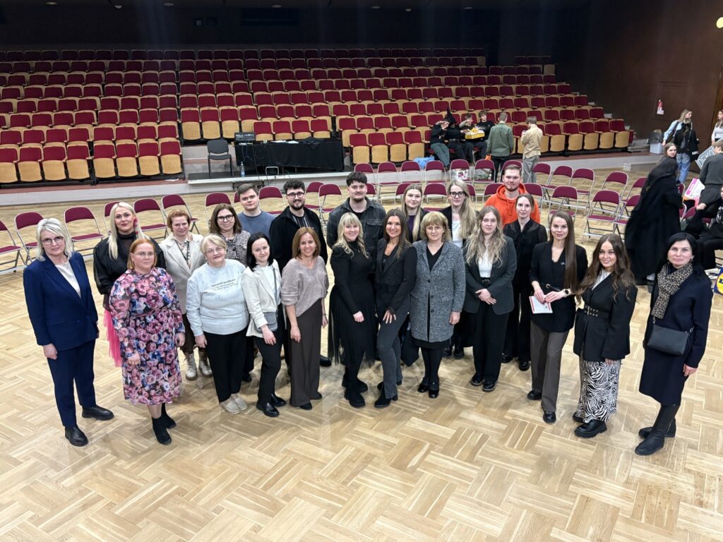 CITS BAZĀRS 2026 Valmierā noskaidroti labākie skolēnu mācību uzņēmumi