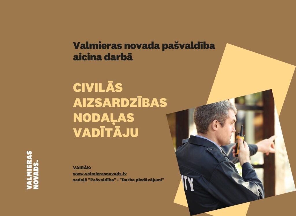 civilās aizsardzības nodaļas vadītāja vakance. Attēlā vīrietis, kurš runā rācijā