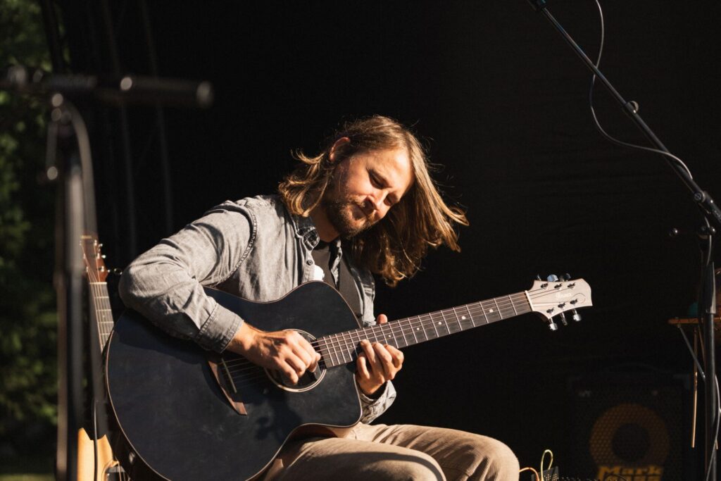 Etnovakars ar Reini Jauno un Manišu Pinglu Valmiermuižā