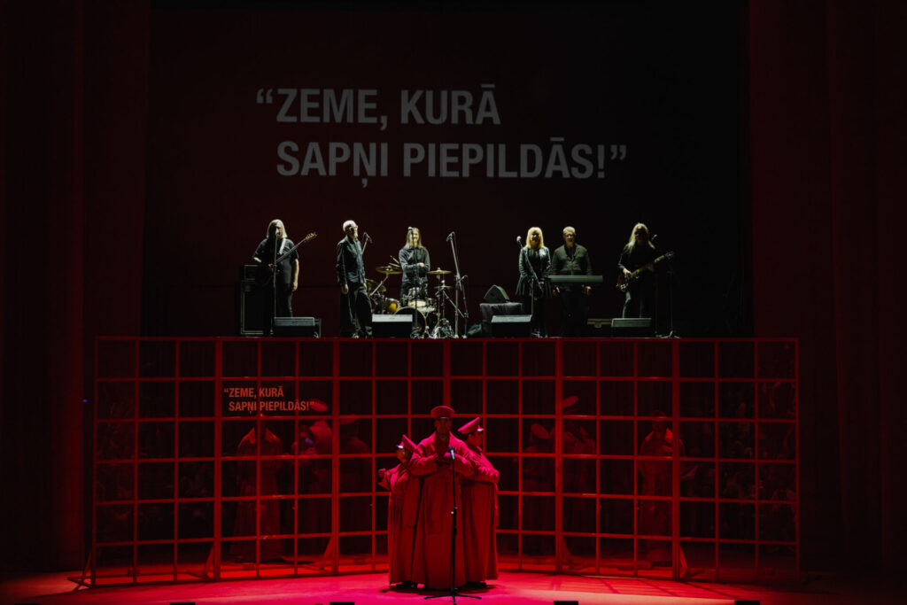 Izrādes “Mēs, roks, sekss un PSRS” foto