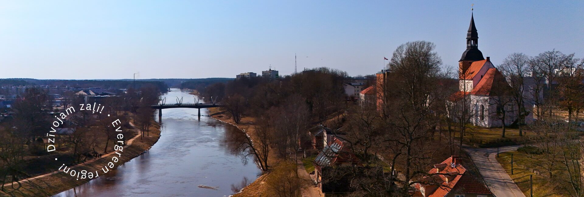 Ziedoši pūpoli un Valmieras novada sauklis 