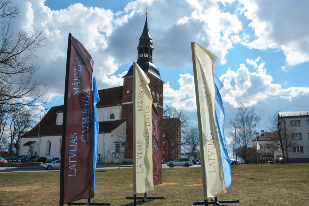 Kultūras ministre Agnese Lāce apmeklēs Latvijas Mākslas gada balvas norises Valmieras novadā