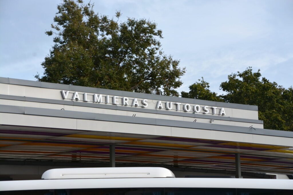 No 1. maija izmaiņas reģionālo autobusu maršrutā Valmiera–Cēsis