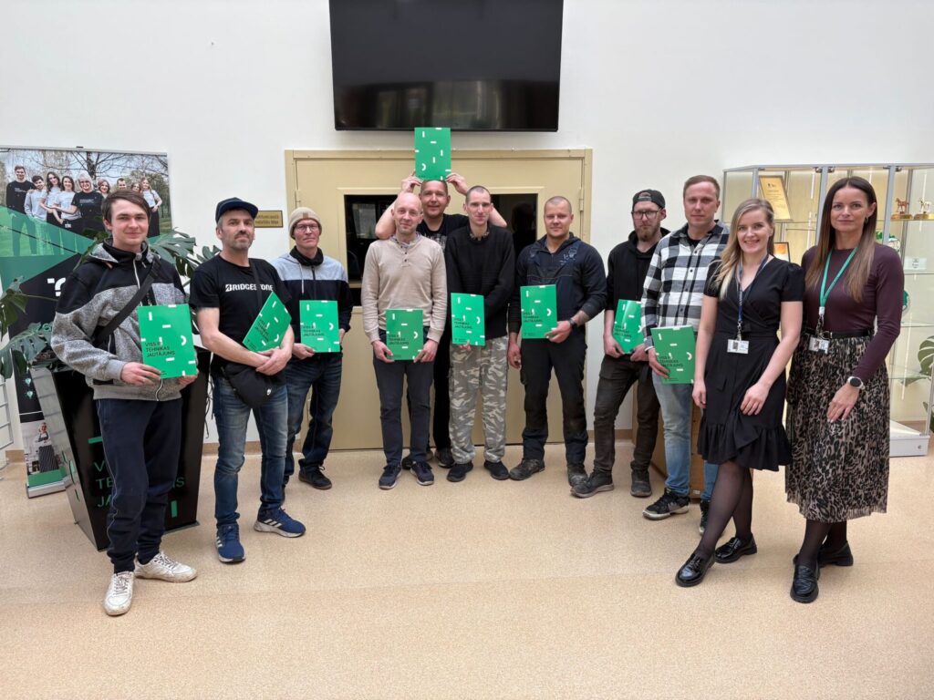 Valmieras tehnikumā 9 metinātāji vienas dienas laikā iegūst kvalifikācijas apliecību