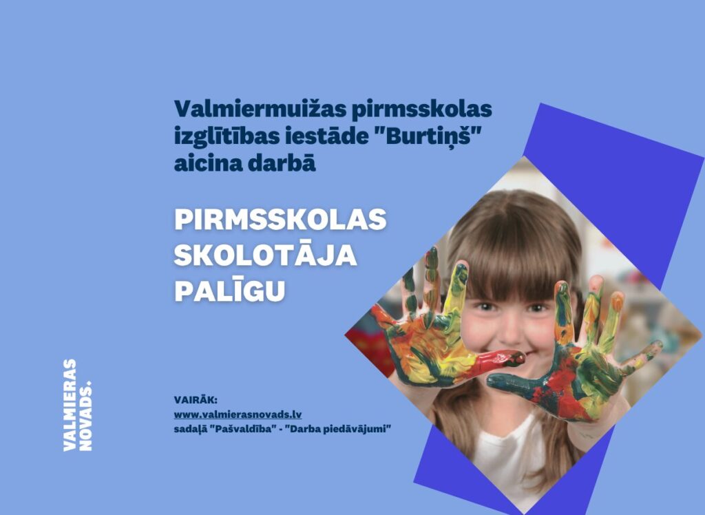 Bērnudārzs Burtiņš aicina darbā pirmsskolas skolotāja palīgu. Attēlā priecīgs bērns, kurš pastiepis uz priekšu rociņas, kas ir nokrāsotas ar guaša krāsām.