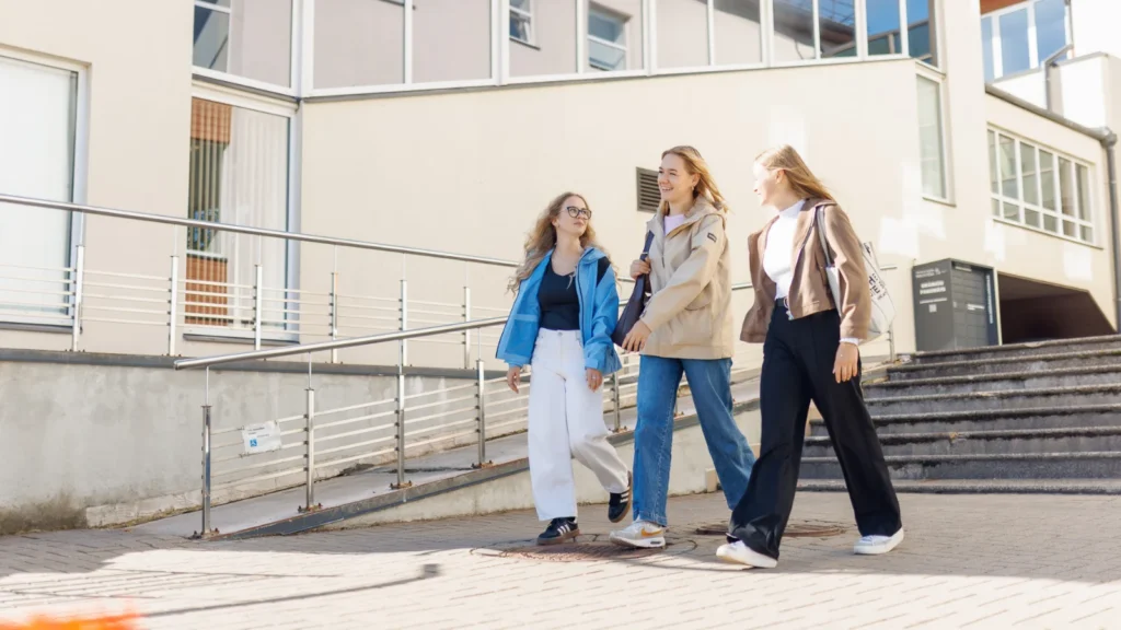 Trīs idejas saņem gandrīz 8 000 eiro atbalstu Vidzemes inovāciju programmā studentiem