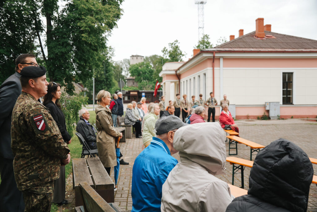 Komunistiskā genocīda upuru piemiņas brīdis Valmierā
