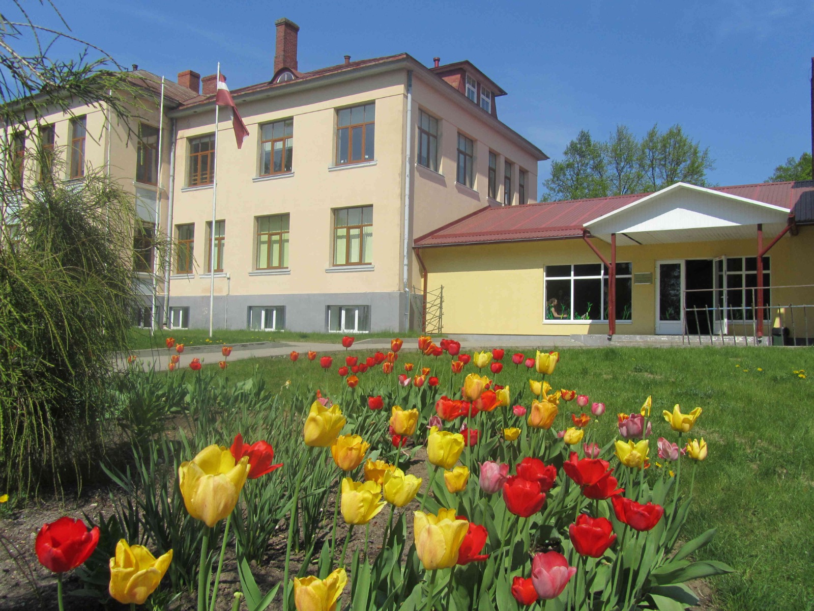Rencēnu skolai – 90