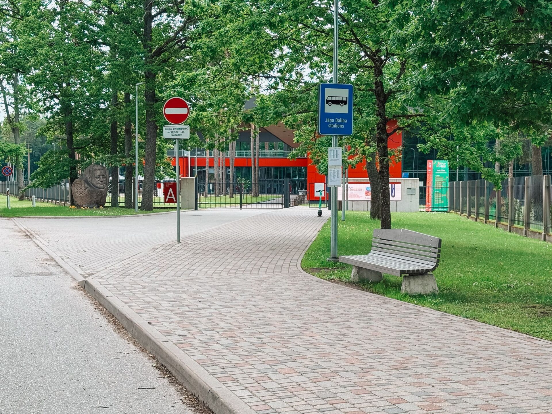 Izmaiņas autobusu kustībā Latvijas Jaunatnes X olimpiādes gājiena laikā